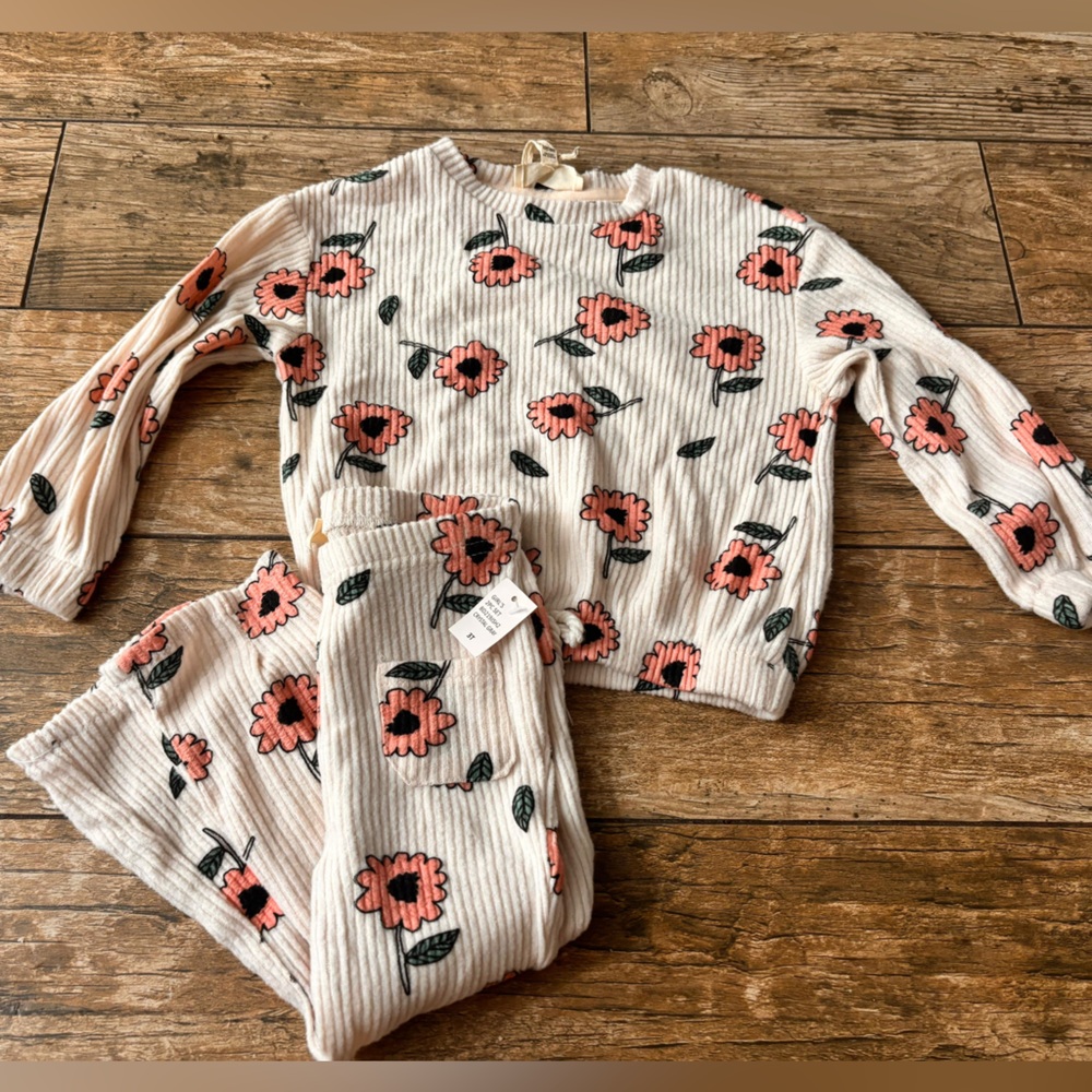 Jessica Simpson Floral Ribbed Long-Sleeve Top in Cream with Pink Flowers